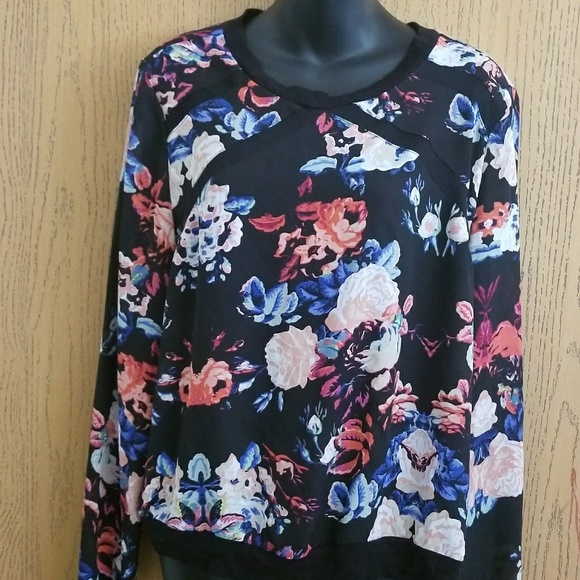 xilliration Tops - Floral print shirt